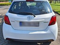 Gebraucht Toyota Yaris 45 PS (33 kW) 2015 Weiß Kleinwagen