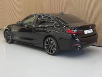 Gebraucht BMW 330 Advantage 286 PS (210 kW) 2022 Schwarz Limousine