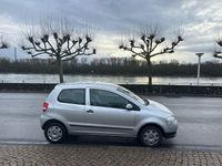 Gebraucht VW Fox 54 PS (39 kW) 2005 Silber Kleinwagen