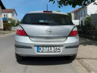 Używany Opel Astra 95 KM (69 kW) 2004 Srebrny Sedan/Limuzyna