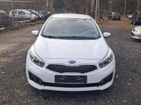 Gebraucht Kia Ceed DREAM-TEAM Edition 101 PS (74 kW) 2017 Weiß Kleinwagen