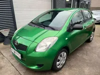 Gebraucht Toyota Yaris 69 PS (50 kW) 2007 Grün Kleinwagen