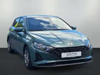 Gebraucht Hyundai i20 Select 79 PS (58 kW) 2025 Mangrove green / mic Kleinwagen