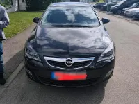 Gebraucht Opel Astra 140 PS (102 kW) 2012 Schwarz Kleinwagen