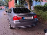 Gebraucht BMW 318 143 PS (105 kW) 2010 Silber Limousine