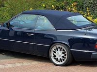 Gebraucht Mercedes E300 220 PS (161 kW) 1993 Blau Cabrio