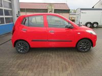 Gebraucht Hyundai i10 Edition 69 PS (50 kW) 2012 Rot Kleinwagen