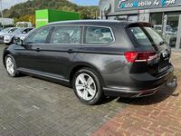 Gebraucht VW Passat Elegance 200 PS (147 kW) 2024 Grau Kombi