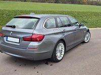 Gebraucht BMW 530 258 PS (189 kW) 2016 Silber Kombi