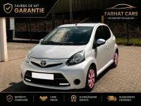 Gebraucht Toyota Aygo 68 PS (50 kW) 2012 Silber Kleinwagen