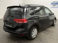 Gebraucht VW Touran Comfortline 122 PS (89 kW) 2023 Schwarz Van / Kleinbus