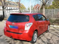 Gebraucht Toyota Verso 126 PS (92 kW) 2009 Rot Van / Kleinbus