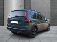 Neu Dacia Jogger Expression 110 PS (80 kW) 2025 Safarigrüngrau Van / Kleinbus