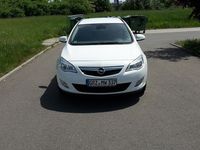 Gebraucht Opel Astra Design Edition 110 PS (80 kW) 2011 Weiß Kombi