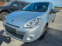 Używany Renault Clio II Campus 75 KM (55 kW) 2010 Srebrny Sedan/Limuzyna