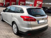 Gebraucht Ford Focus Titanium 120 PS (88 kW) 2017 Grau Kombi