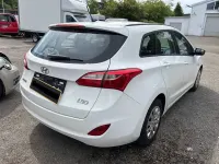 Gebraucht Hyundai i30 Classic 110 PS (80 kW) 2015 Polar white Kombi