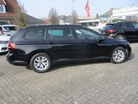 Używany VW Passat Basis 122 KM (89 kW) 2022 Czarny Kombi