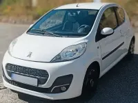 Gebraucht Peugeot 107 Active 68 PS (50 kW) 2013 Weiß Kleinwagen