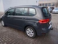 Gebraucht VW Touran Comfortline 150 PS (110 kW) 2022 Uranograu/cinza urano Van / Kleinbus