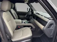 Gebraucht Land Rover Defender SE Dynamic 304 PS (223 kW) 2025 Santorini black SUV
