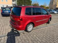 Gebraucht VW Touran Trendline 105 PS (77 kW) 2012 Wild cherry red metallic Van / Kleinbus