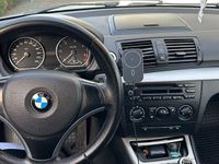 Gebraucht BMW 118 143 PS (105 kW) 2010 Silber Kleinwagen