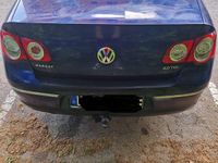 Gebraucht VW Passat 140 PS (102 kW) 2005 Blau Limousine