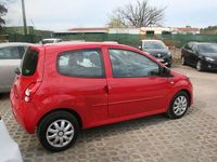 Second-hand Renault Twingo 75 CP (55 kW) 2011 Roșu Hatchback