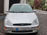 Gebraucht Ford Focus Ambiente 101 PS (74 kW) 1999 Silber Limousine