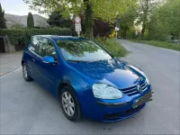 Second-hand VW Golf IV 105 CP (77 kW) 2005 Albastru Berlinǎ