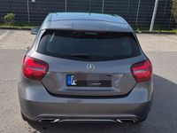 Gebraucht Mercedes A180 122 PS (89 kW) 2016 Silber Limousine