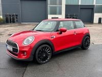 Gebraucht Mini Cooper 136 PS (100 kW) 2019 Rot Kleinwagen