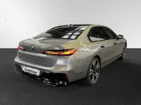 Gebraucht BMW M760e Executive 571 PS (419 kW) 2024 Grau Limousine