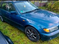 Gebraucht BMW 318 140 PS (102 kW) 2005 Blau Kombi