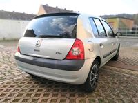 Gebraucht Renault Clio II 82 PS (60 kW) 2004 Silber Kleinwagen