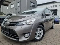 Gebraucht Toyota Verso Edition 147 PS (108 kW) 2018 Grau Van / Kleinbus