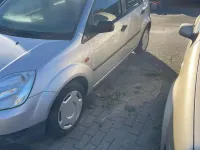 Gebraucht Ford Fiesta 69 PS (50 kW) 2004 Silber Kleinwagen