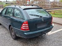 Gebraucht Mercedes C180 Elegance 129 PS (94 kW) 2002 Grün Kombi