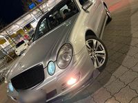 Gebraucht Mercedes E200 163 PS (119 kW) 2005 Silber Limousine