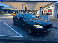 Second-hand BMW 730 245 CP (180 kW) 2010 Verde Berlinǎ