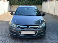 Gebraucht Opel Astra 115 PS (84 kW) 2010 Grau Kombi