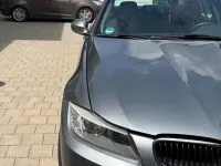 Gebraucht BMW 320 184 PS (135 kW) 2011 Grau Limousine