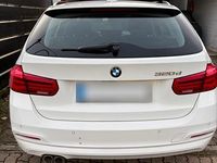 Gebraucht BMW 320 Advantage 190 PS (139 kW) 2017 Weiß Kombi