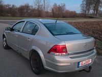 Gebraucht Opel Astra 115 PS (84 kW) 2009 Gold Kleinwagen