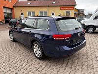 Gebraucht VW Passat Comfortline 150 PS (110 kW) 2019 Blau Kombi