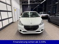 Gebraucht Peugeot 208 Active 82 PS (60 kW) 2015 Weiß Kleinwagen