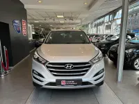 Gebraucht Hyundai Tucson Intro Edition 132 PS (97 kW) 2016 Silber SUV