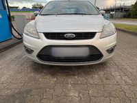 Gebraucht Ford Focus 115 PS (84 kW) 2009 Silber Limousine