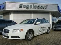 Gebraucht Volvo V70 Momentum 114 PS (83 kW) 2012 White solid ice white / solid Kombi